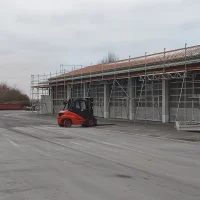Layher Fassadengerüst für Hallen & Bauhof — Foto 3