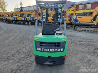 Mitsubishi 1021F FG18 — Foto 5