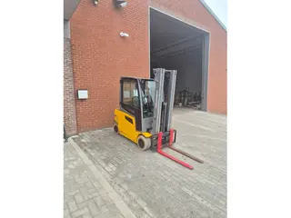 Jungheinrich EFG320 5m/ 4390h / 2017y/ 4v — Elektriniai šakiniai krautuvai — naudotas parduodama | 123Machinery