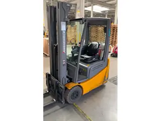 Jungheinrich EFG215 — Elektriniai šakiniai krautuvai — naudotas parduodama | 123Machinery