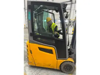 Jungheinrich EFG 213  DZ500 — Elektriniai šakiniai krautuvai — naudotas parduodama | 123Machinery