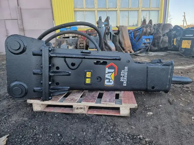 Cat FRB2250 — Hidrauliniai plaktukai — naudotas parduodama | 123Machinery