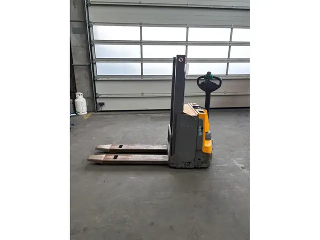 Jungheinrich EJD 118 — Штабелёры | 123Machinery
