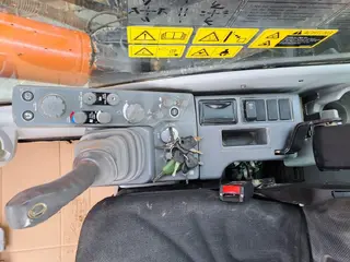Hitachi Zaxis 670LCH-3 — Foto 8
