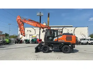 Hitachi ZX220W-7 — Колёсные экскаваторы | 123Machinery