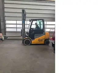 Jungheinrich EFG 425K — Elektriniai šakiniai krautuvai — naudotas parduodama | 123Machinery