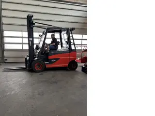 Linde E50HL-01 nur 81 Std. integr. Labegerät — Elektriniai šakiniai krautuvai — naudotas parduodama | 123Machinery