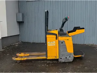 Jungheinrich ERE225 — Elektriniai paletių vežimėliai — naudotas nuomojama | 123Machinery