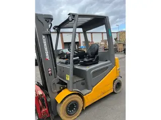 Jungheinrich EFG 425k — Foto 2