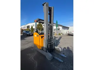 Jungheinrich ETM 214 Li-ion/ Camera/ drive-in — Ричтраки — б/у аренда | 123Machinery