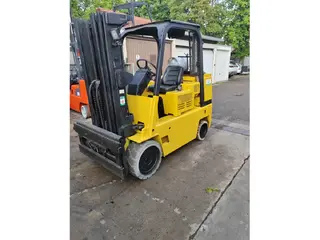 CAT Lift Trucks T 80 D /Triplex 4.3m — Kompaktiniai šakiniai krautuvai — naudotas nuomojama | 123Machinery