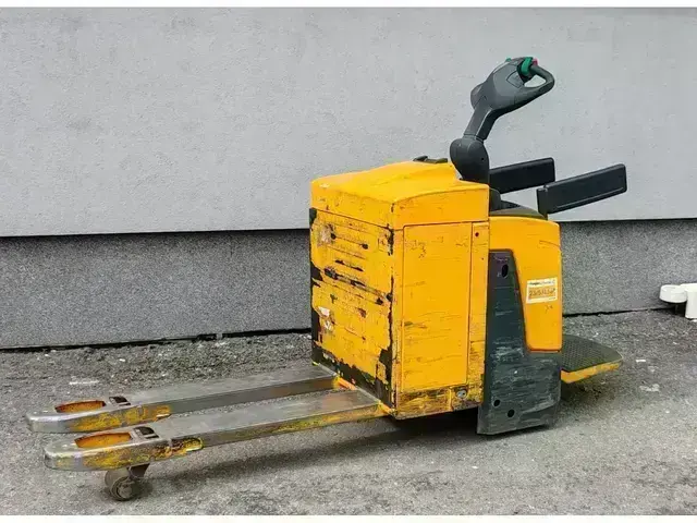 Jungheinrich ERE120 batt2020y — Elektriniai paletių vežimėliai — naudotas nuomojama | 123Machinery