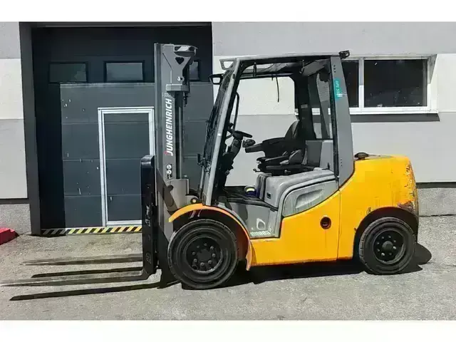 Jungheinrich DFG 550s — Dyzeliniai šakiniai krautuvai — naudotas nuomojama | 123Machinery