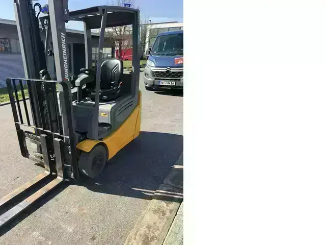 Jungheinrich EFG215 Li-ion /3.3m/ 5799h — Elektriniai šakiniai krautuvai — naudotas nuomojama | 123Machinery