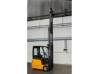 Jungheinrich EFG 218k batt 2023 — Foto 3