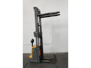 Jungheinrich EJC 112 LI ION 2.5m/ free lift/ 2051h — Foto 4