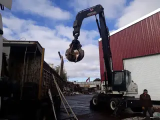 Polyp Scrap Grapple MHB4 – 0.5 m³ (500 l), 4 tines — Foto 2