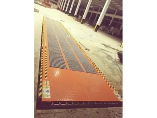 Saurus LOADED FROM AND BUILT IN FLOOR RAMP — Foto 3