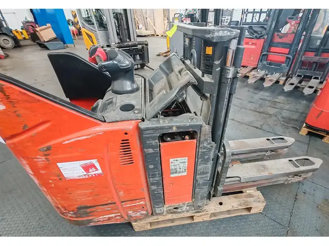 Linde L12 battery problem — Штабелёры | 123Machinery