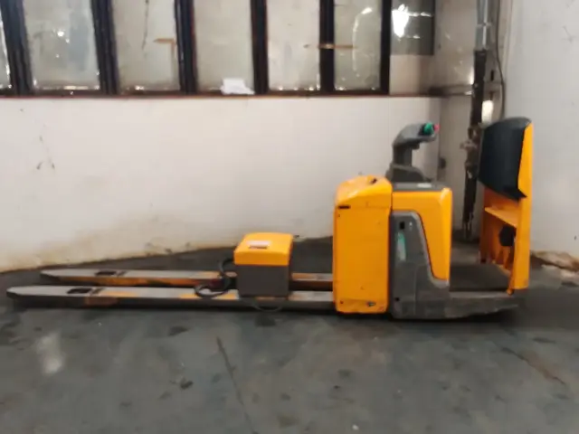 Jungheinrich ERE 225 Lion 2400mm/ 2021y — Электрические тележки | 123Machinery