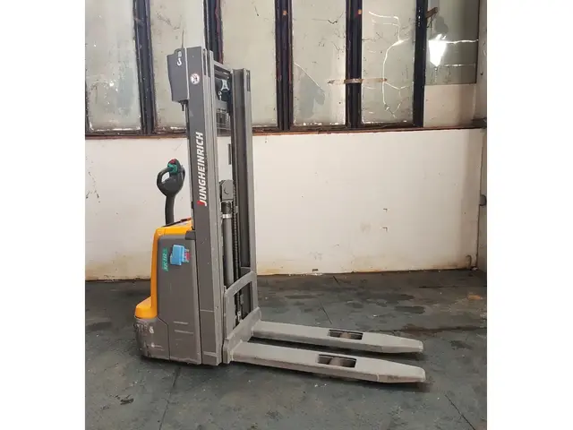 Jungheinrich EJC 112 4.3m/ batt2020 — Штабелёры | 123Machinery