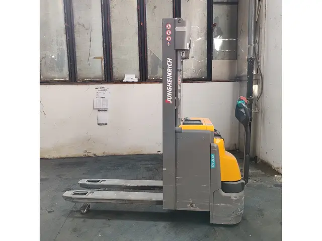 Jungheinrich EJC 214z 2.9m/ 164mh — Штабелёры | 123Machinery