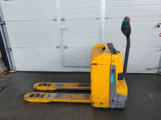 Jungheinrich EJE 116 1.6t/ 990h/ 250ah — Электрические тележки | 123Machinery