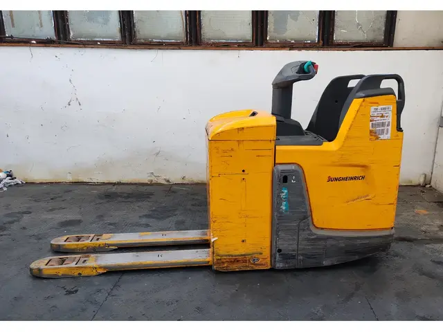 Jungheinrich ERE 225 batt2025/ 2t — Электрические тележки | 123Machinery
