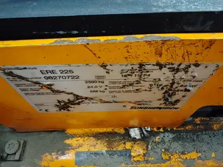 Jungheinrich ERE 225 batt2025/ 2t — Foto 6