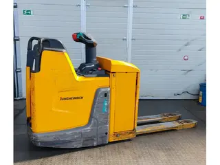 Jungheinrich ERE 225 batt2025/ 2t — Foto 2