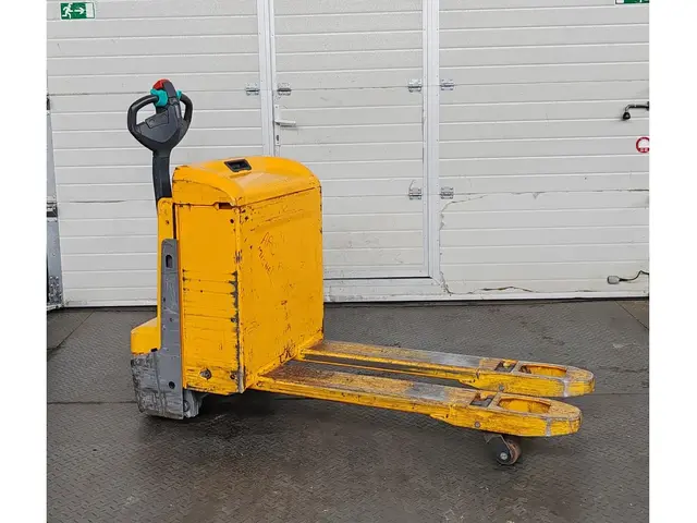 Jungheinrich EJE 116 1.6t/ 990h/ 250ah — Электрические тележки | 123Machinery