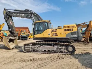 Volvo 320 EC360C L — Foto 3