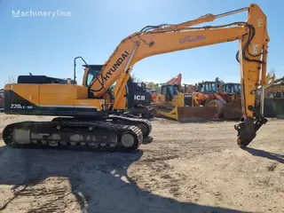 Hyundai 320 Robex 220LC-9A — Foto 8