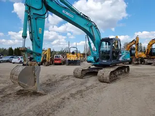 Kobelco 330 SK200 — Гусеничные экскаваторы — б/у купить | 123Machinery