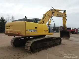 New Holland 349 E385 — Foto 3