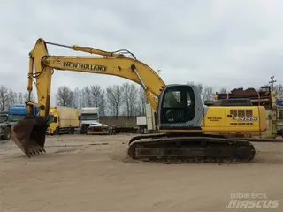 New Holland 349 E385 — Foto 7