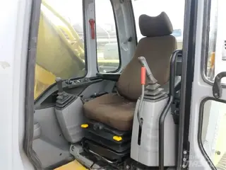 New Holland 349 E385 — Foto 8