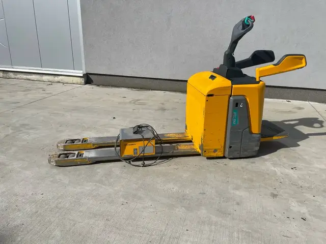 Jungheinrich ERE 120 2400mm 50% batt — Электрические тележки | 123Machinery