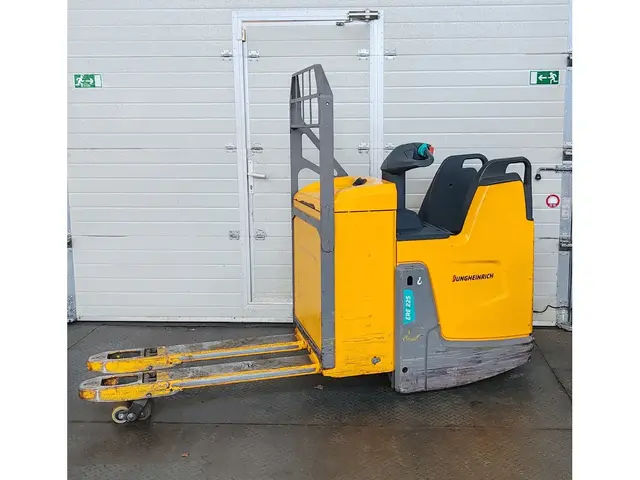 Jungheinrich ERE 225 2021y/ 2816mh — Электрические тележки | 123Machinery