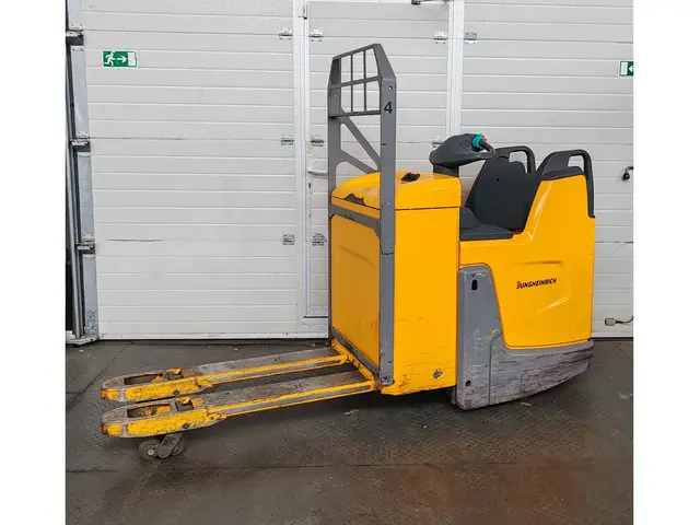 Jungheinrich ERE 225 2021y/ 2305mh — Электрические тележки | 123Machinery