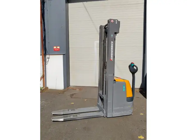 Jungheinrich EJC 216 5.25m / batt 2021 — Штабелёры | 123Machinery
