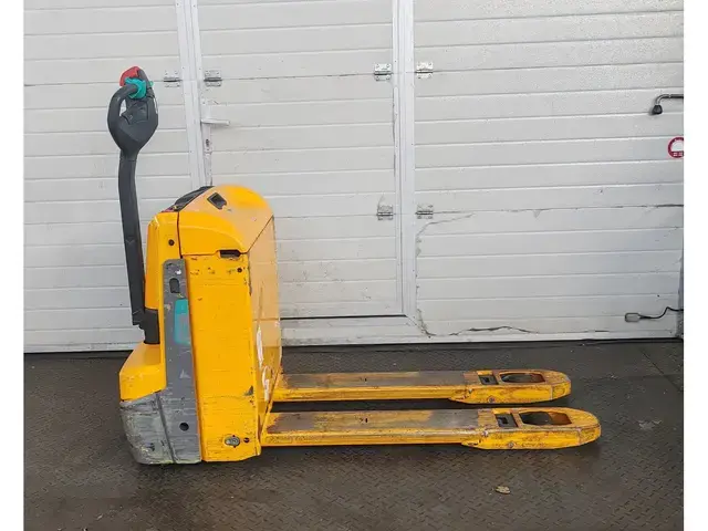 Jungheinrich EJE 116 li-ion — Elektriniai paletių vežimėliai — naudotas parduodama | 123Machinery