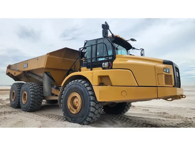 Cat 745 — Sąnariniai savivarčiai — naudotas parduodama | 123Machinery