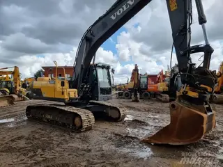 Volvo 349 EC220D L — Гусеничные экскаваторы — б/у купить | 123Machinery