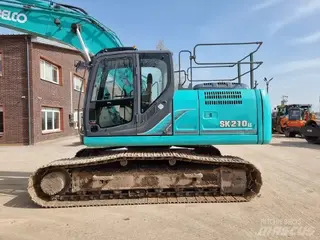 Kobelco 315 SK210LC-9 — Foto 9