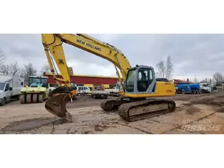 New Holland E215B — Foto 4
