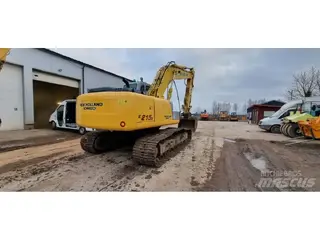 New Holland E215B — Foto 7